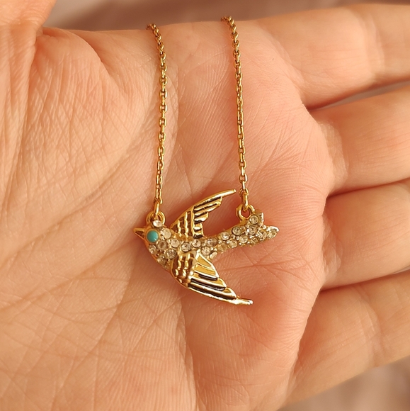 Juicy Couture Jewelry - Vintage Juicy Couture necklace👑🦋🕊️